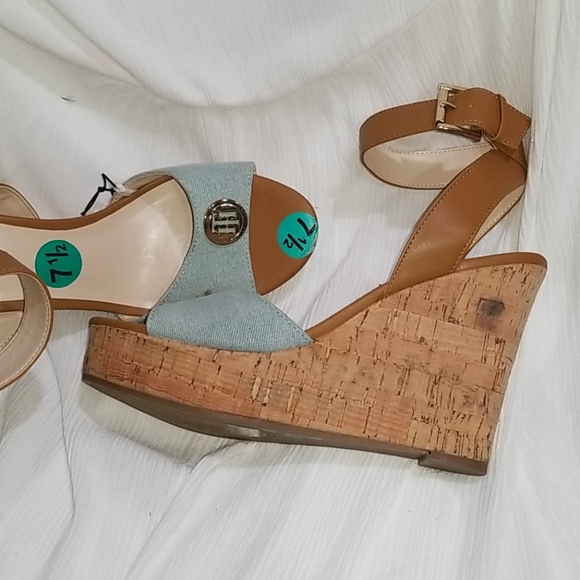 Tommy Hilfiger  Wedge Heel Platform Strap Sandal Size 7.5 Corc Heel - Picture 4 of 8